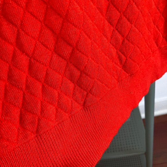 Bright red, drop-shoulder, diamond-textured sweater - Picture 2 of 7